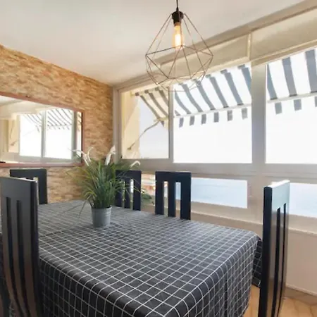 With Fantastic Seaview Аликанте